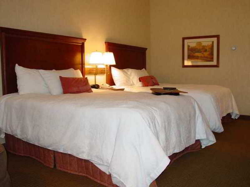 Hampton Inn St. Louis Southwest Фентън Стая снимка